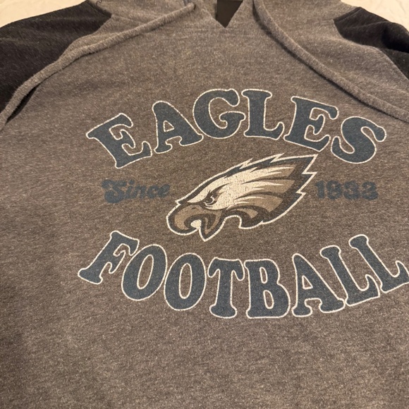 NFL Team Apparel Women’s Philadelphia Eagles Raglan Hoodie - Picture 3 of 9